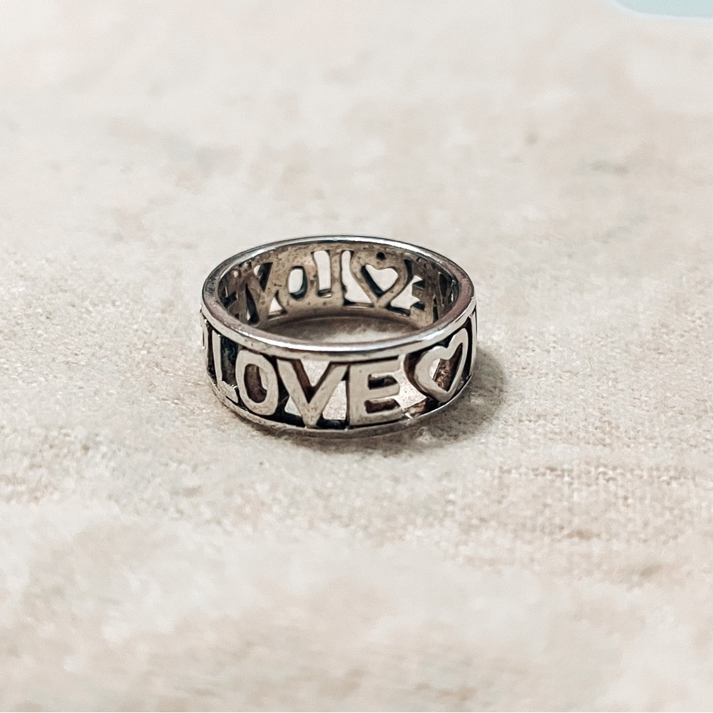LOVE Ring